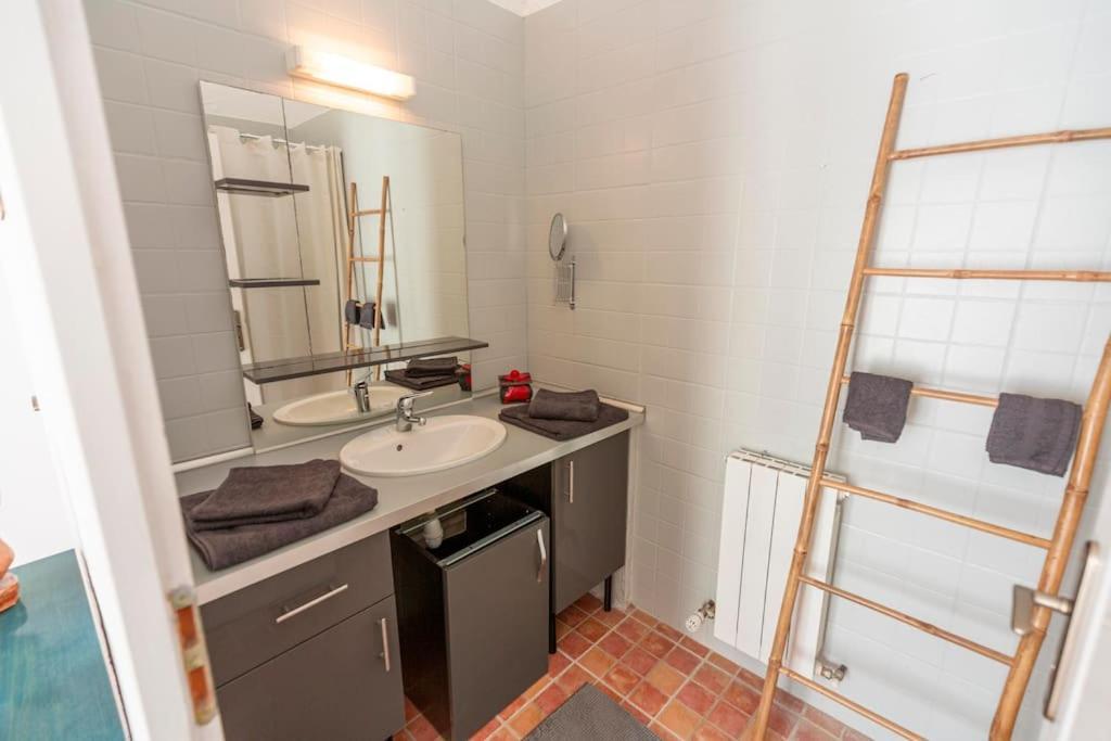 Joli Studio 36M2 Tout Confort Chateauneuf-de-Gadagne Exterior photo