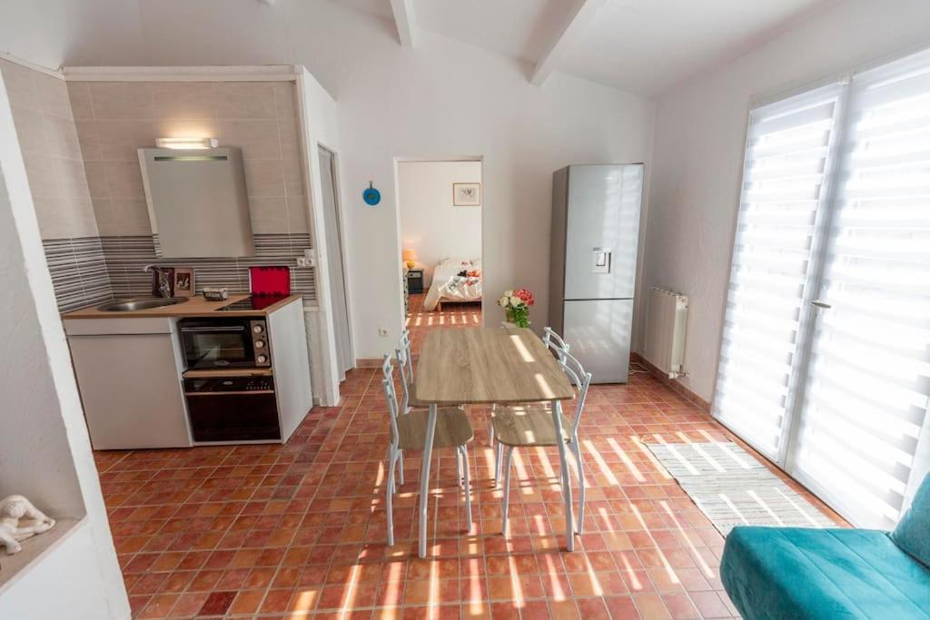 Joli Studio 36M2 Tout Confort Chateauneuf-de-Gadagne Exterior photo